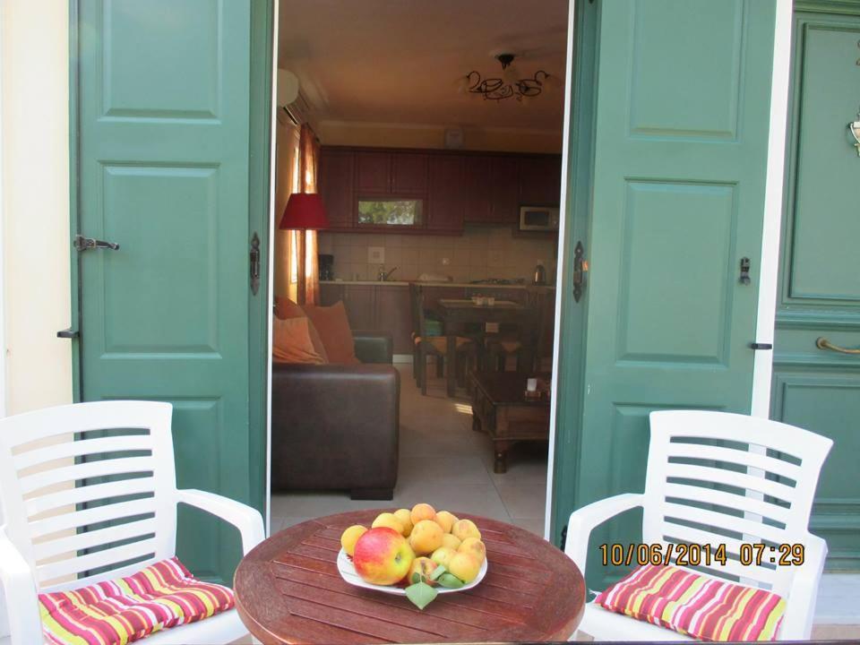 Coastline Villa เปตรา ภายนอก รูปภาพ